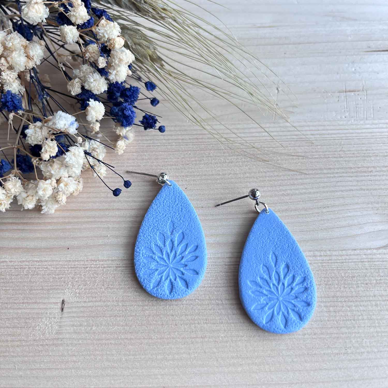 Dewdrop Dazzle hellblau
