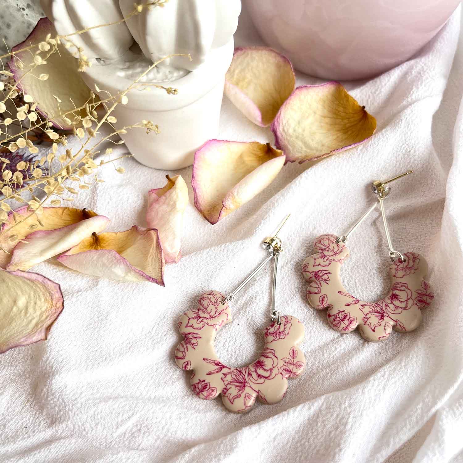 Cherry Blossom Charms sand mit Blumendruck