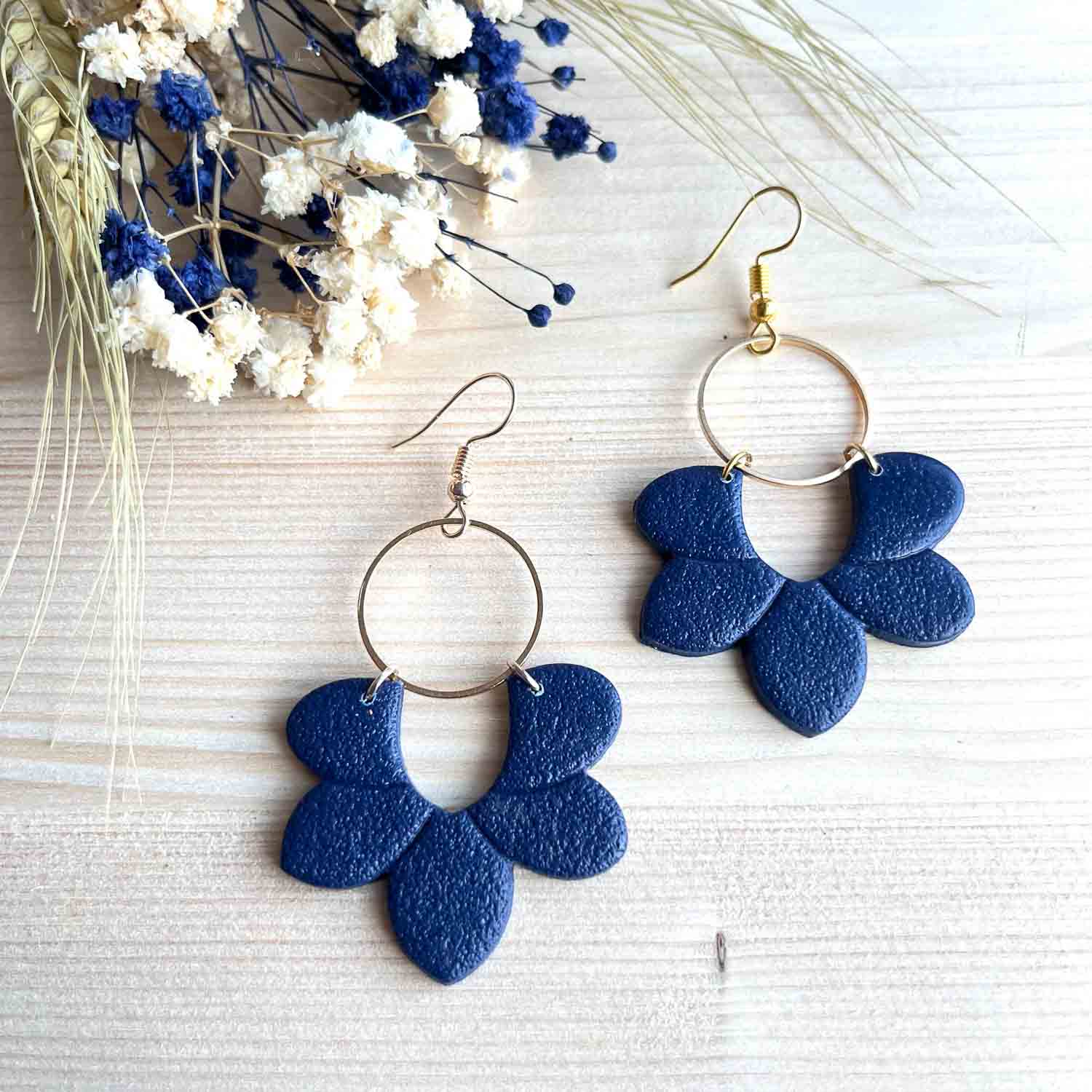 Magnolia Magic navy